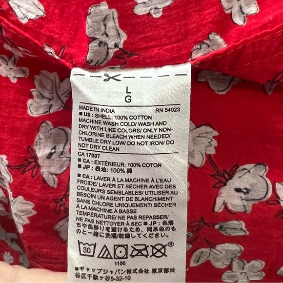 Banana Republic Red Floral Women’s Button Up Blouse Size Large Valentine Top EUC - Picture 4 of 6